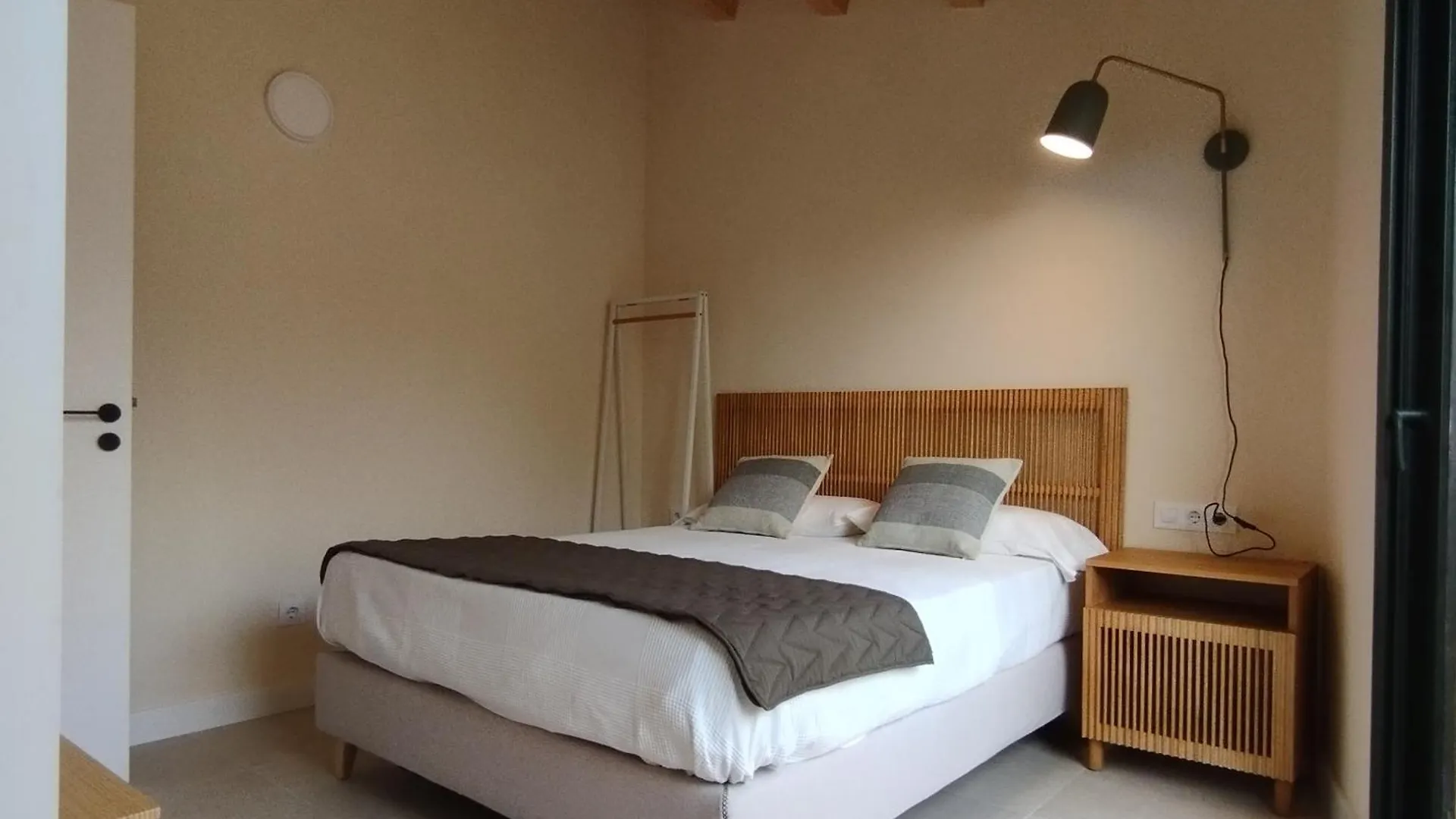 Emporda Habitaciones Peratallada España